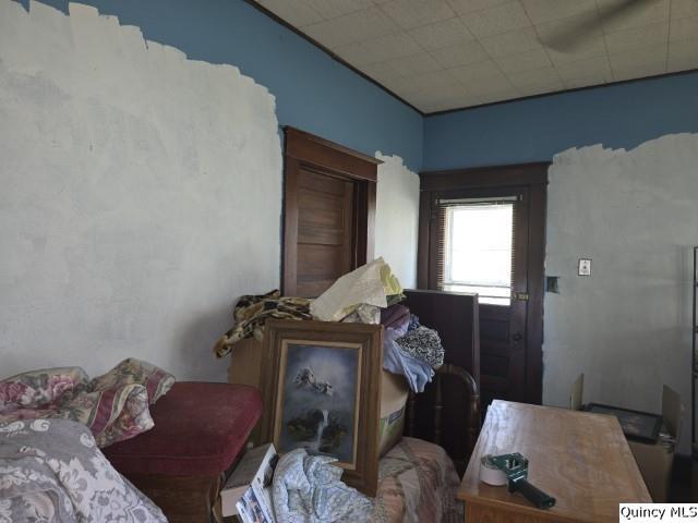 201 Laurel Street Elvaston, IL 62334 - Photo 9 of 17 a living room with furniture