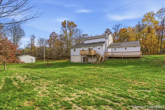 $240,000 | 1306 West B Avenue, Plainwell, MI 49080