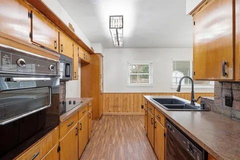 $324,950 | 806 Waggoner Drive, Arlington, TX 76013