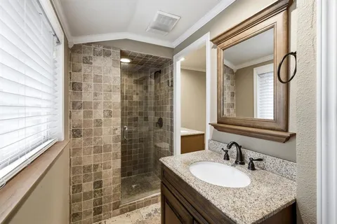 $324,950 | 806 Waggoner Drive, Arlington, TX 76013