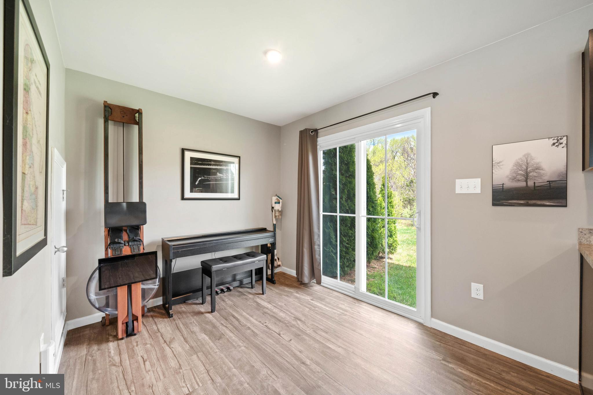141 Wye Oak Drive Townsend, DE 19734 - Photo 12 of 32 a view of a livingroom with furniture and a window