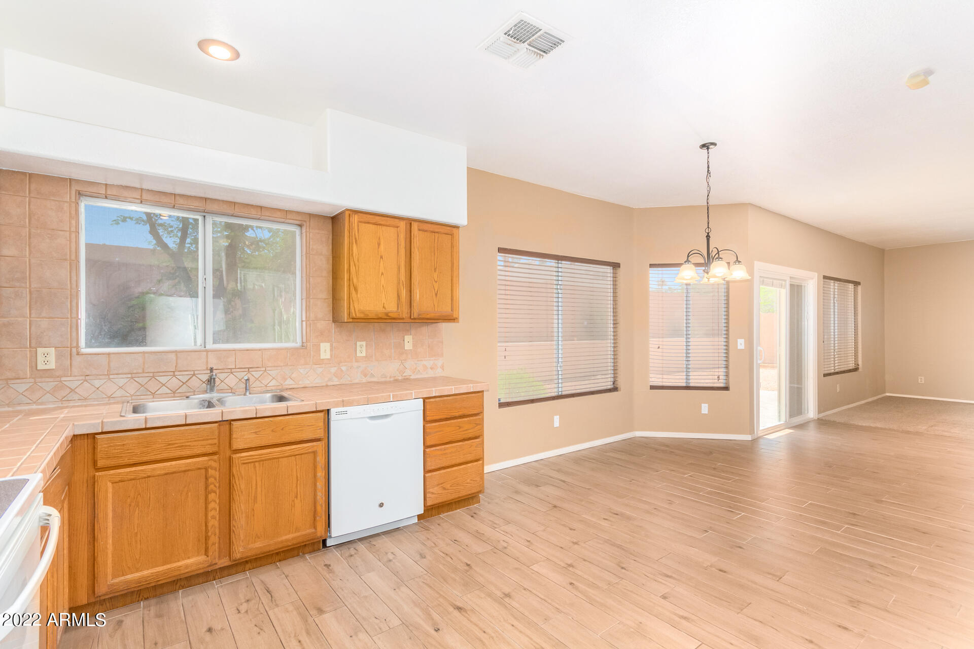 4906 East Brown Road, Unit 1 Mesa, AZ 85205 - Photo 9 of 28 0010-10-Brown