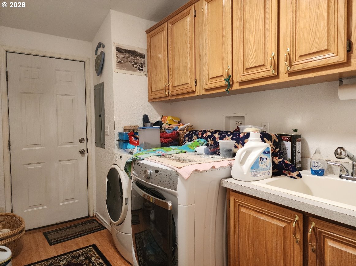 42550 Mill Pond Road Port Orford, OR 97465 - Photo 24 of 35 Laundry