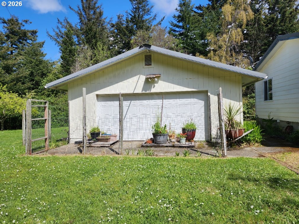 42550 Mill Pond Road Port Orford, OR 97465 - Photo 30 of 35 Garage