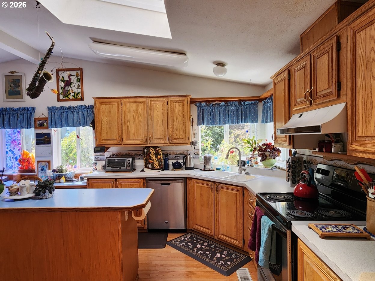 42550 Mill Pond Road Port Orford, OR 97465 - Photo 7 of 35 Kitchen