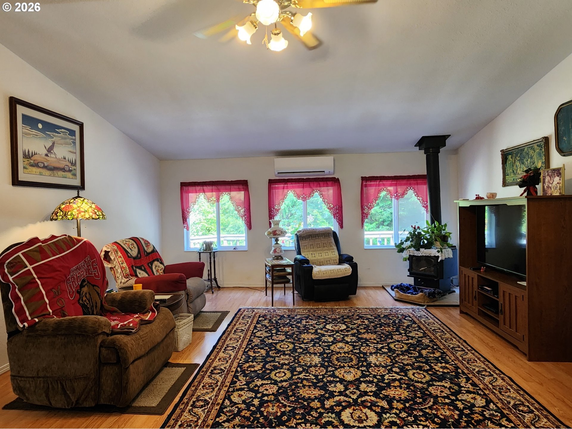 42550 Mill Pond Road Port Orford, OR 97465 - Photo 9 of 35 Living Room