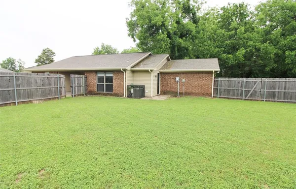 $2,095 | 1103 Hemlock Court, DeSoto, TX 75115