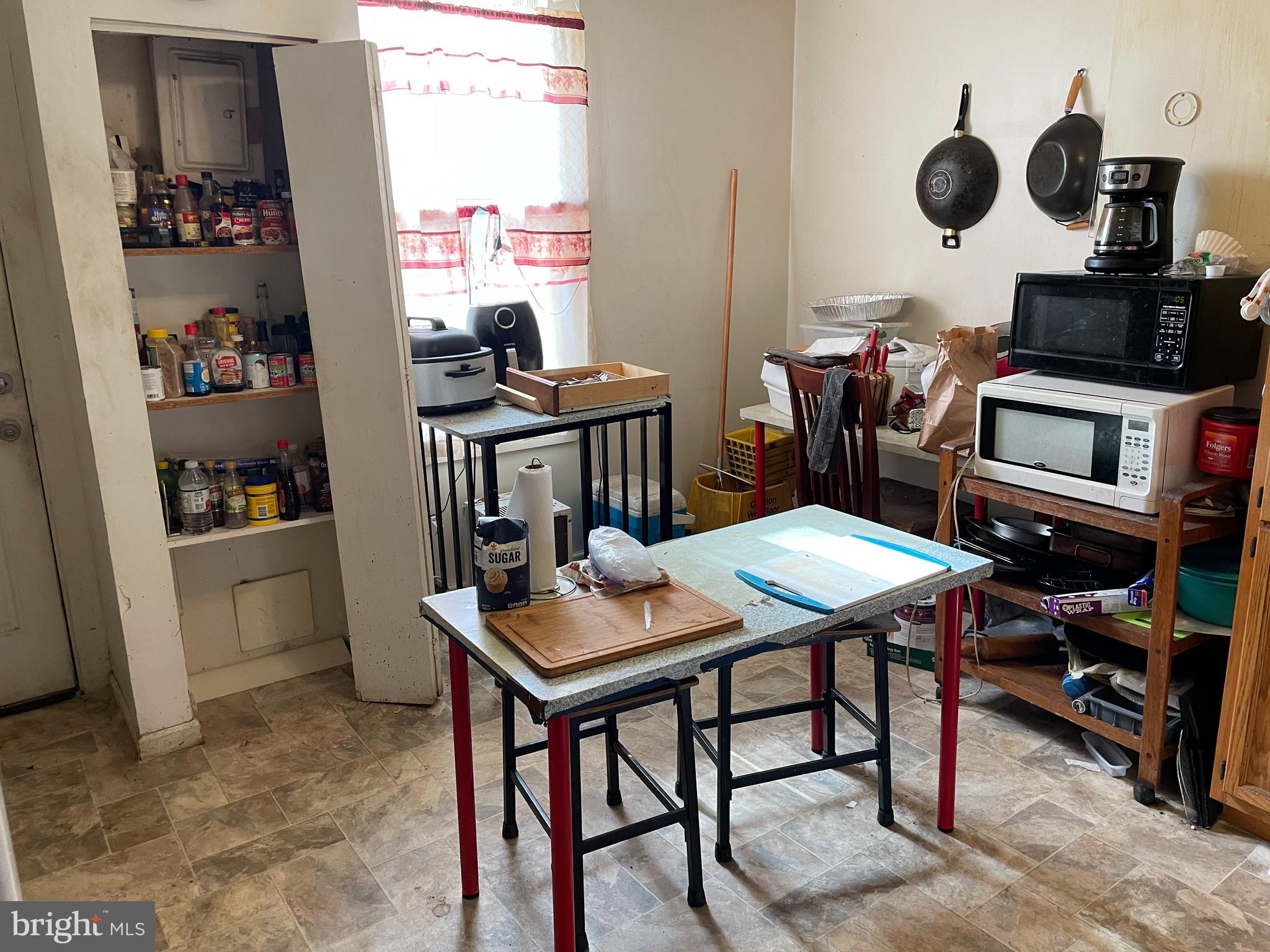 605 Cator Avenue Baltimore, MD 21218 - Photo 5 of 10