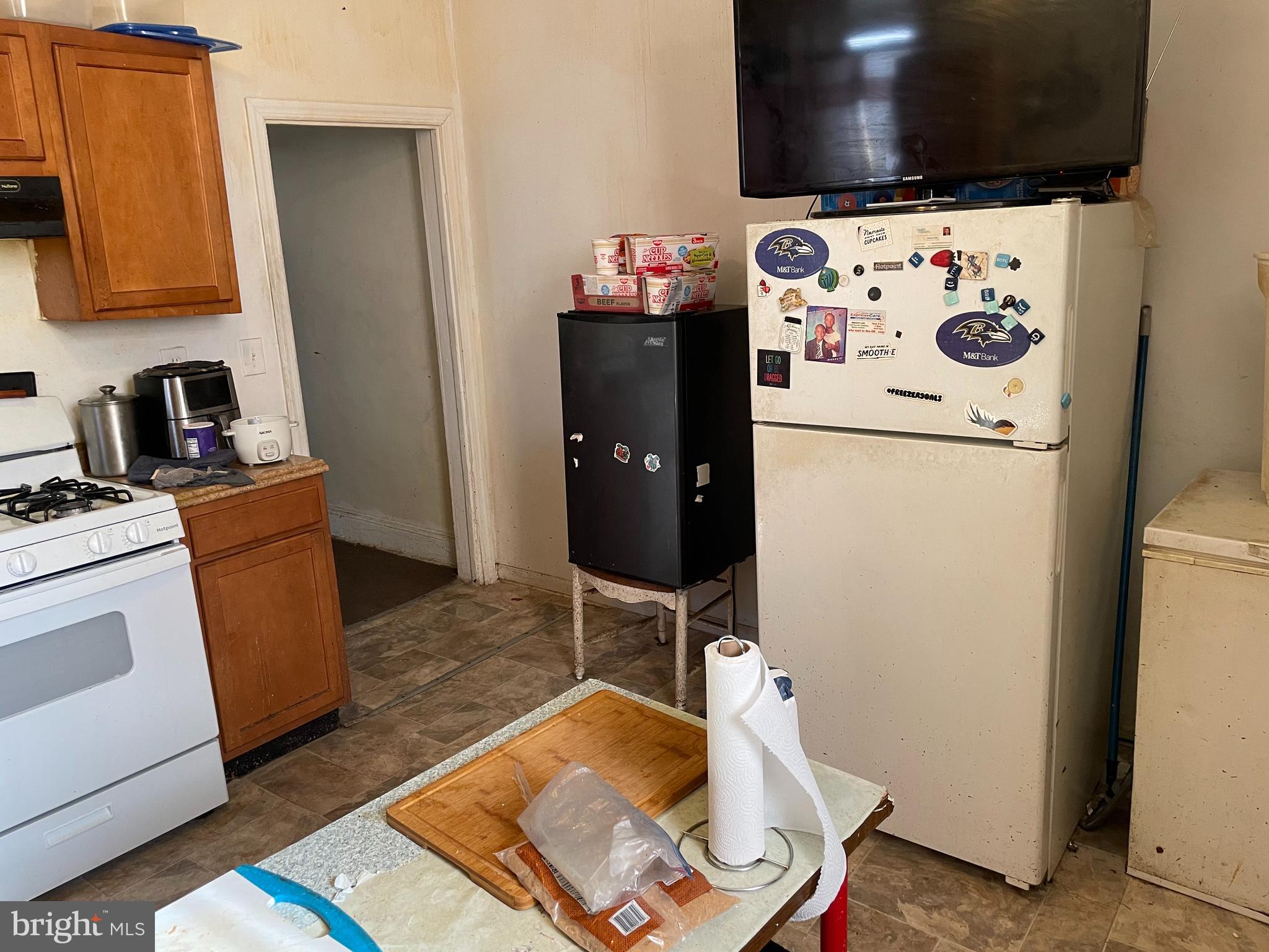 605 Cator Avenue Baltimore, MD 21218 - Photo 6 of 10