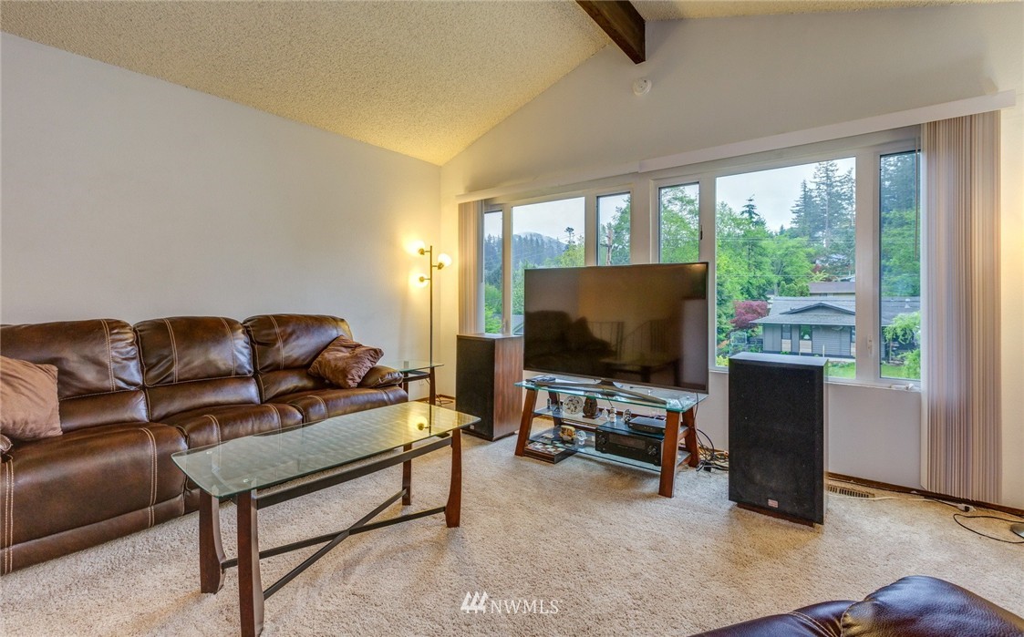 625 Willow Road Bellingham, WA 98225 - Photo 4 of 25