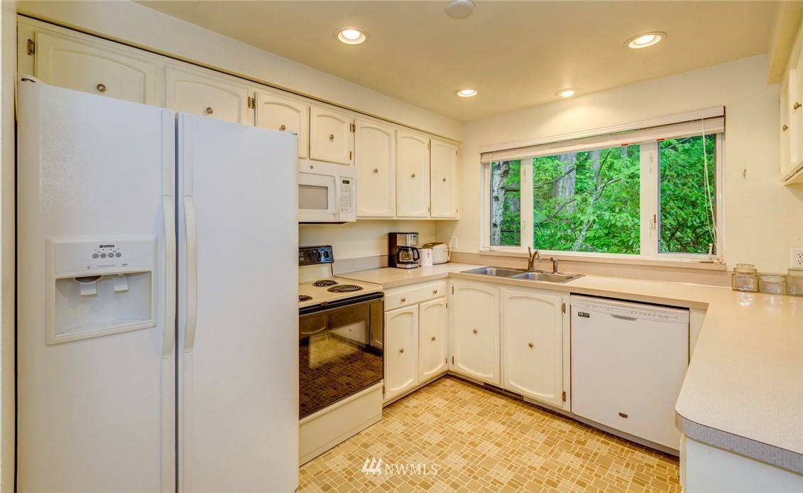 625 Willow Road Bellingham, WA 98225 - Photo 9 of 25