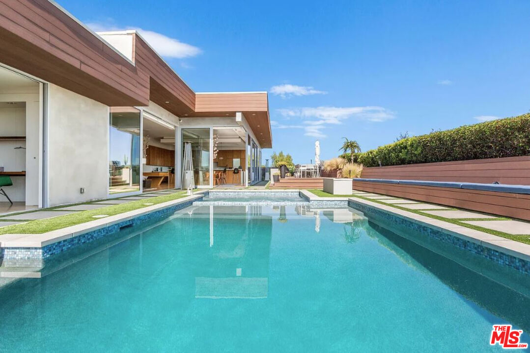 1429 Devlin Drive Los Angeles, CA 90069 - Photo 33 of 58