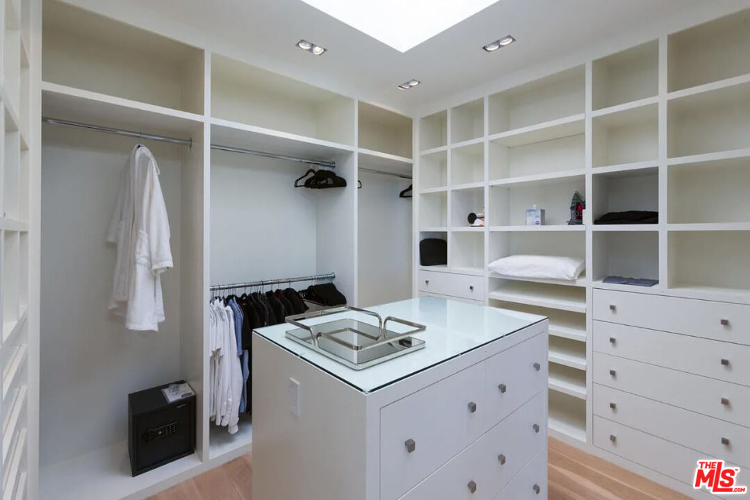 1429 Devlin Drive Los Angeles, CA 90069 - Photo 48 of 58