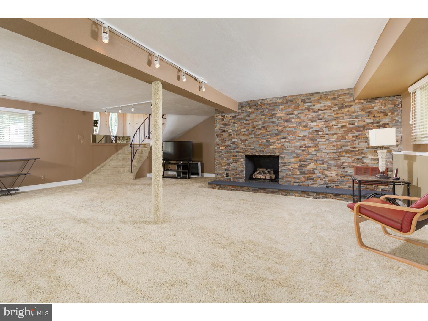 38 Clemson Road Cherry Hill, NJ 08034 - Photo 19 of 25 Family Room