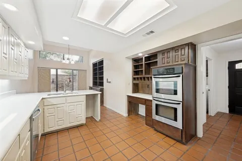 $575,000 | 3316 Courtyard Place, Farmers Branch, TX 75234