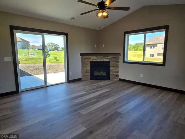 $329,900 | 912 Katelyn Circle, Montgomery, MN 56069