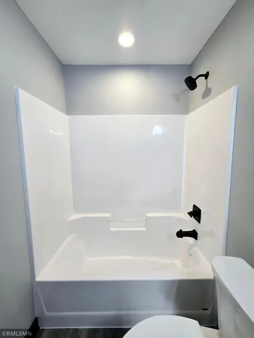 $329,900 | 912 Katelyn Circle, Montgomery, MN 56069