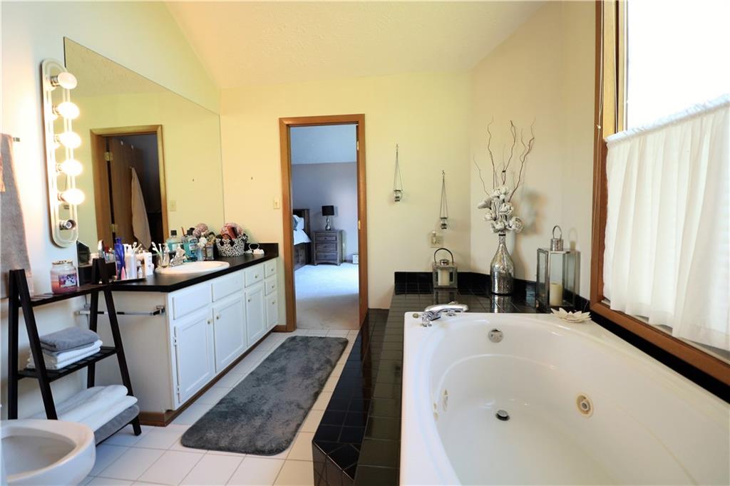520 Spring Run Drive Monroeville, PA 15146 - Photo 18 of 25 Gallery Image 18