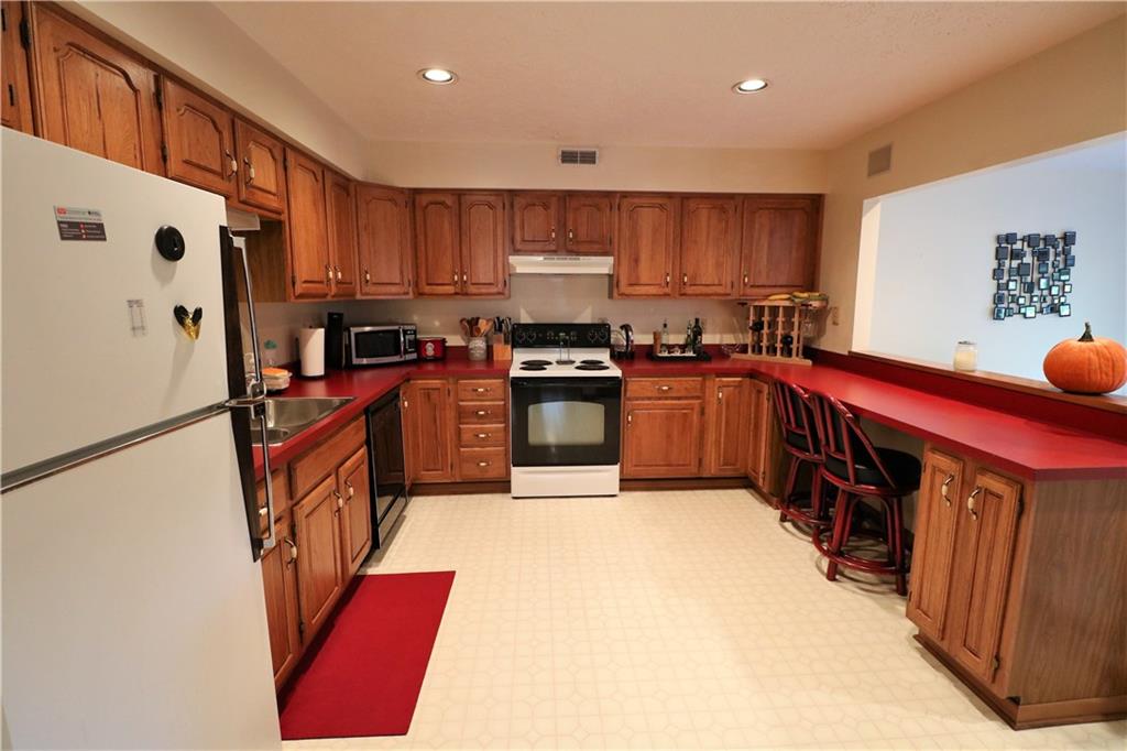520 Spring Run Drive Monroeville, PA 15146 - Photo 10 of 25 Gallery Image 10