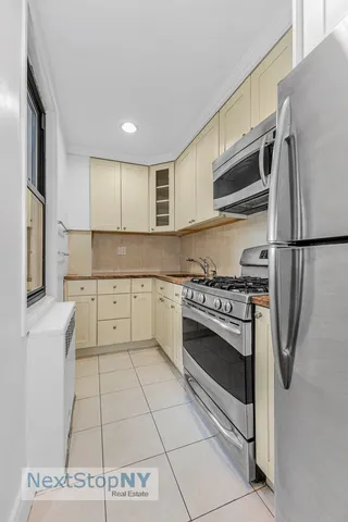 $515,000 | 241 East 76th Street, Unit 4I | Lenox Hill