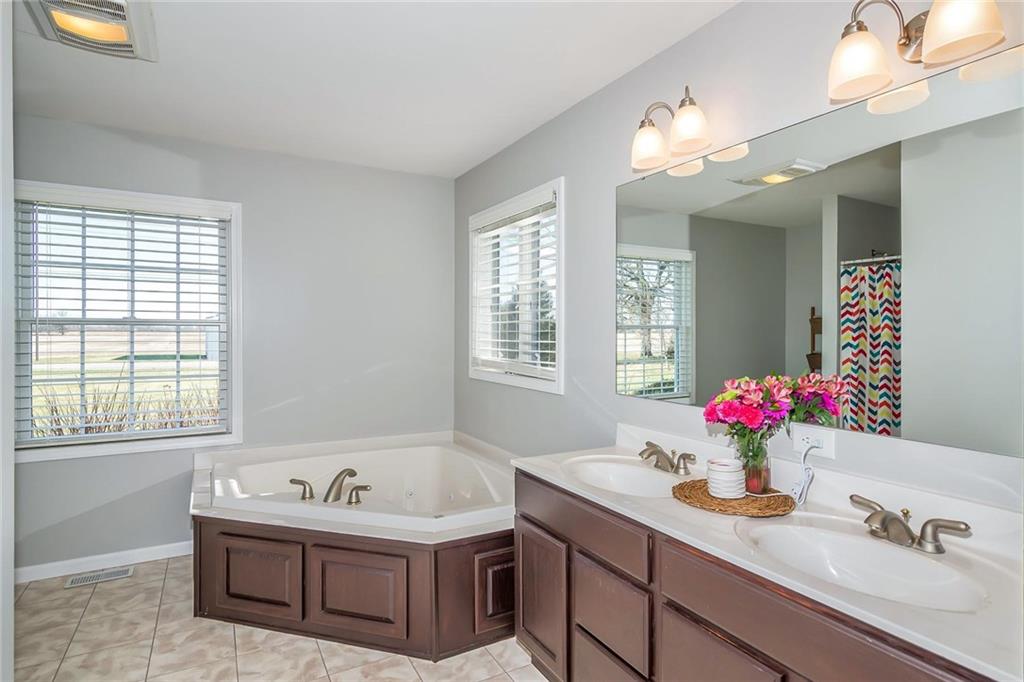 21440 Mule Barn Road Sheridan, IN 46069 - Photo 20 of 47 Gallery Image 20