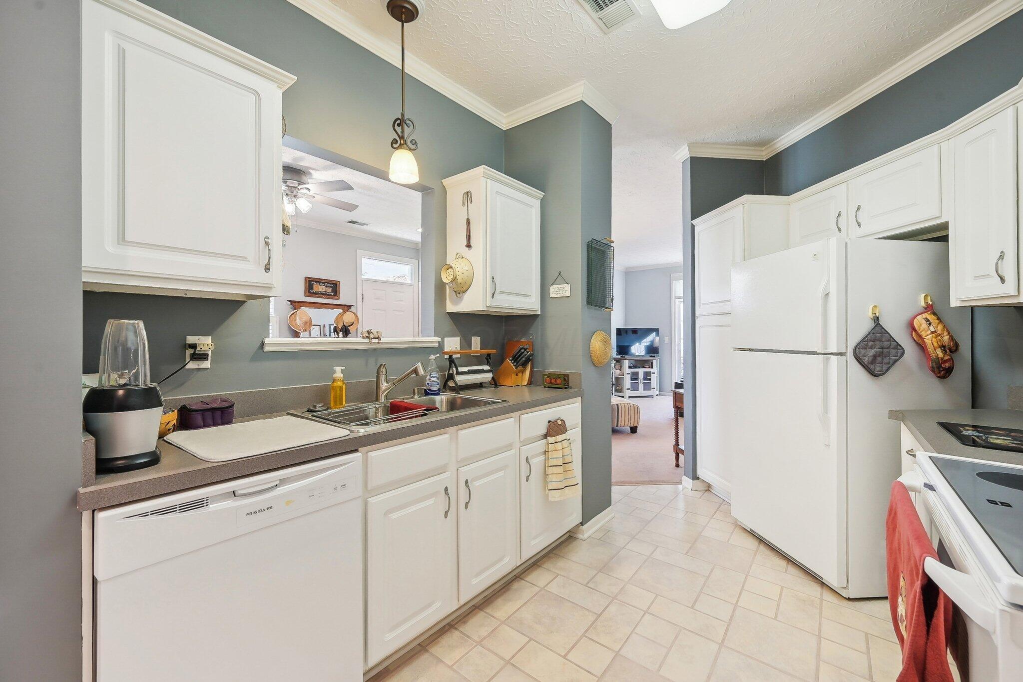 5993 Naughten Ridge Court Columbus, OH 43213 - Photo 22 of 51 Kitchen