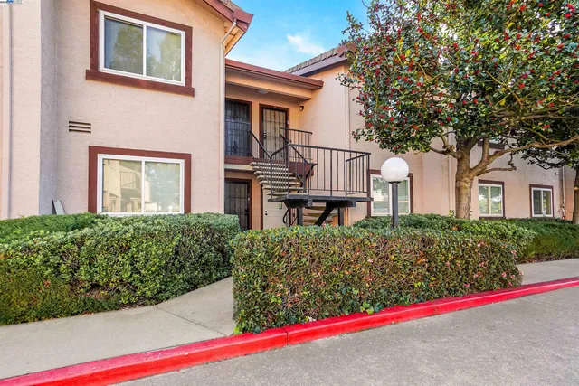 a view of street with view of building