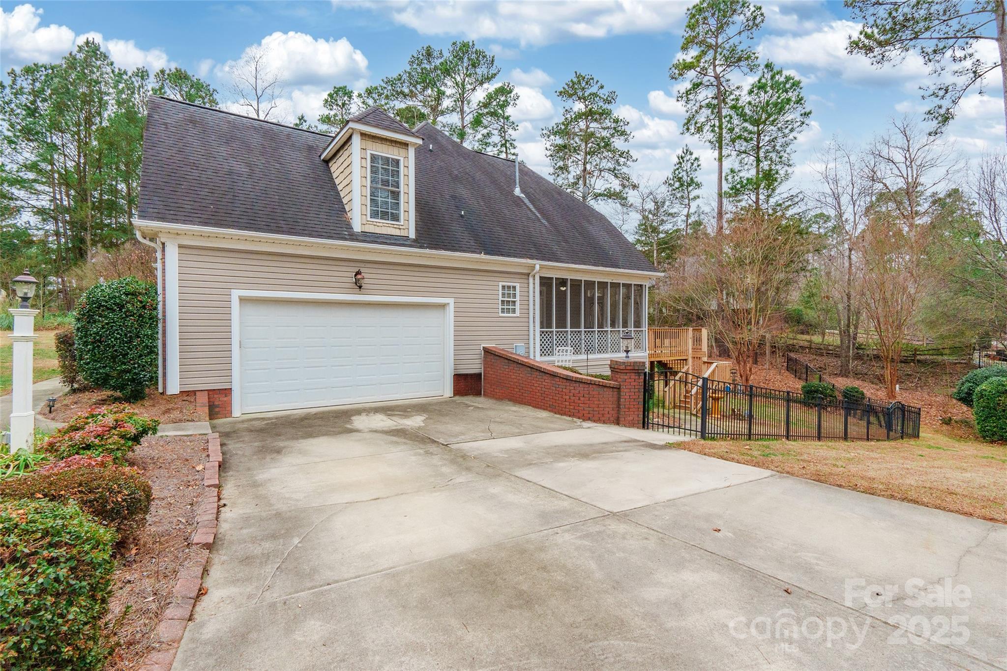 2044 Chameleon Road York, SC 29745 - Photo 3 of 47 Gallery Image 3