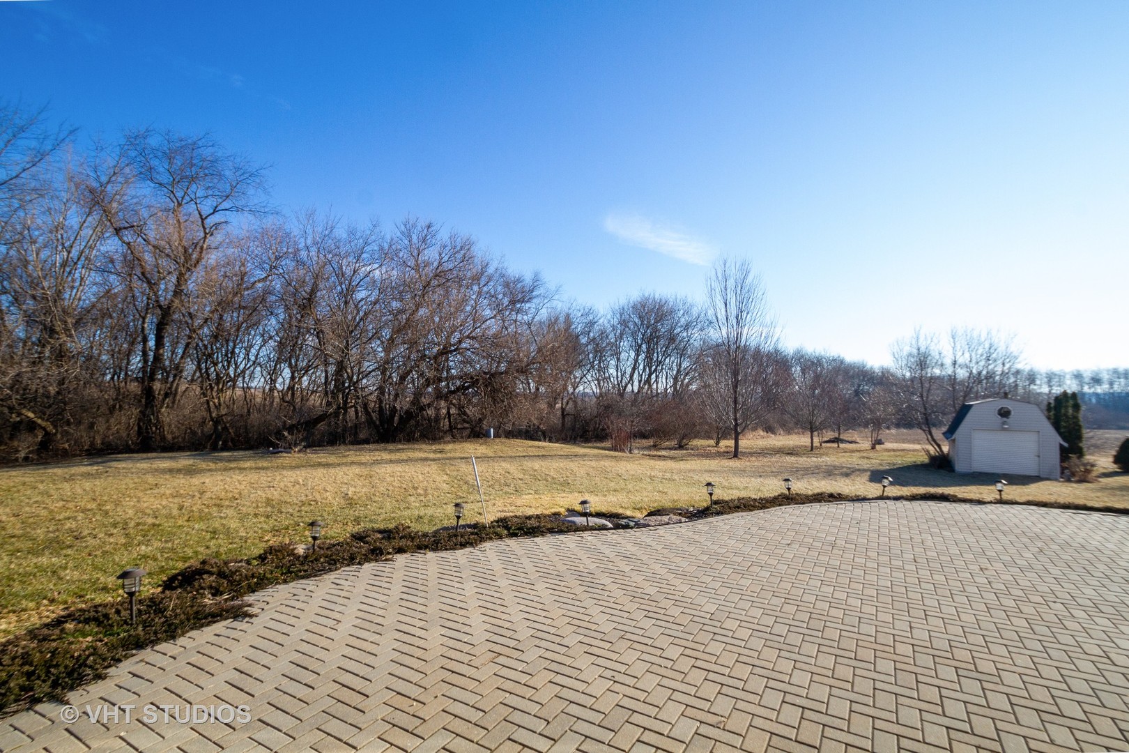 6514 Johnson Road Hebron, IL 60034 - Photo 3 of 17 a view of a ocean with beach