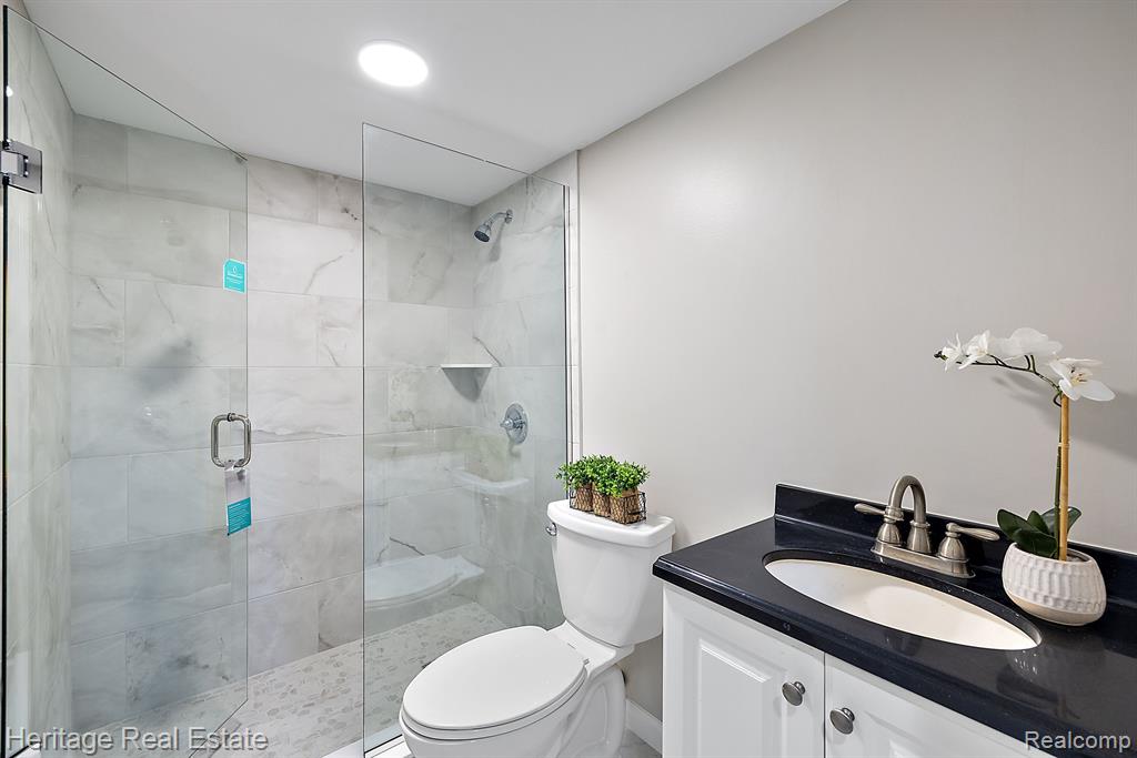 575 Coats Road Lake Orion, MI 48362 - Photo 25 of 54