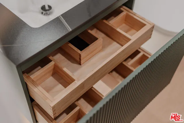 $1,499,000 | 4622 Glencoe Avenue, Unit 4, Marina del Rey, CA 90292