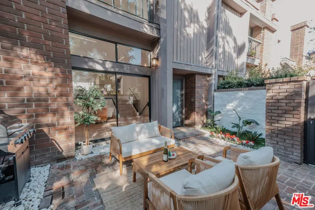 $1,499,000 | 4622 Glencoe Avenue, Unit 4, Marina del Rey, CA 90292