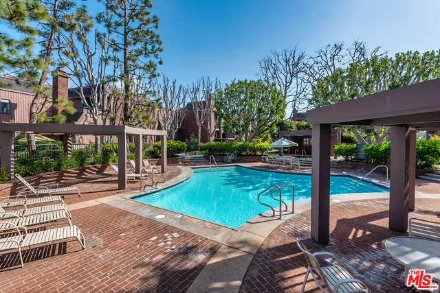 $1,499,000 | 4622 Glencoe Avenue, Unit 4, Marina del Rey, CA 90292