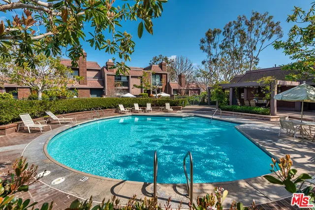 $1,499,000 | 4622 Glencoe Avenue, Unit 4, Marina del Rey, CA 90292