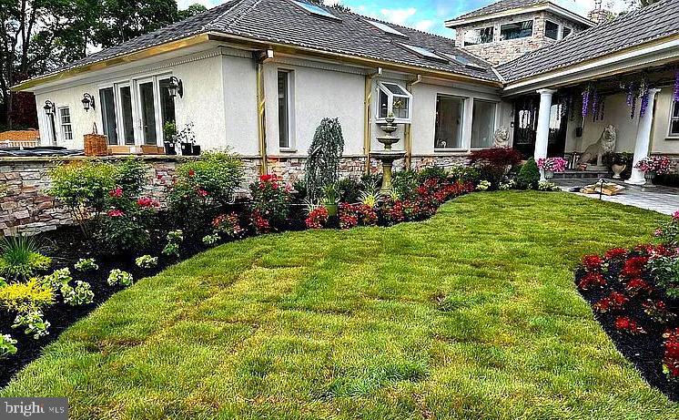 122-124 Salina Road Sewell, NJ 08080 - Photo 4 of 27 a front view of a house with a yard