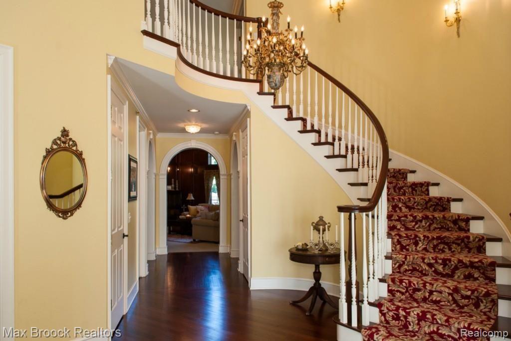 565 Sheldon Court Rochester, MI 48306 - Photo 9 of 75 118DSC_2379.jpg
