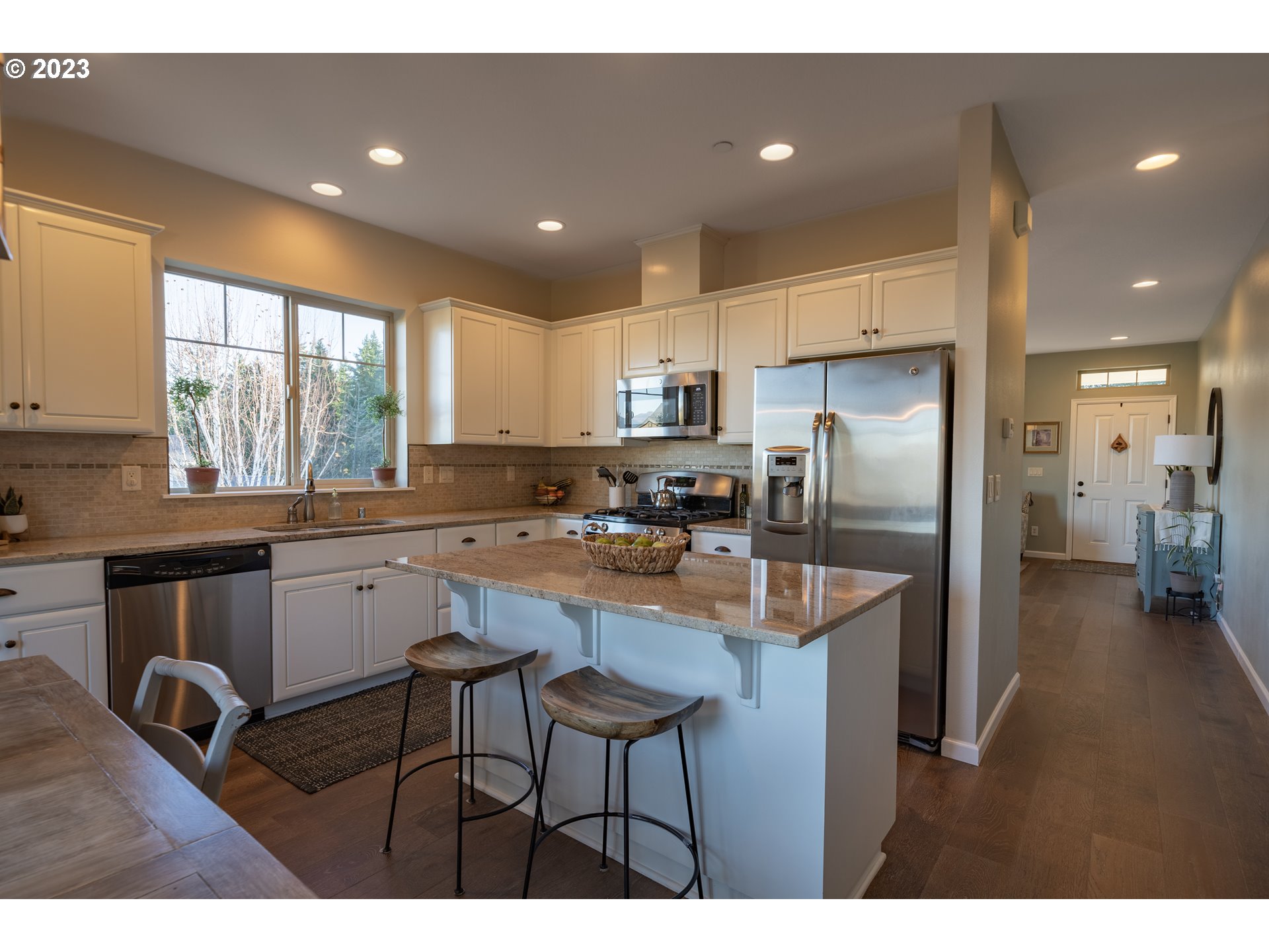 2909 Northwest Hill Street Camas, WA 98607 - Photo 7 of 42 a kitchen with refrigerator and window