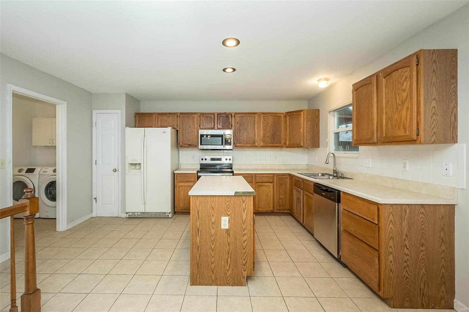 591 Prentice Drive St. Peters, MO 63376 - Photo 8 of 28