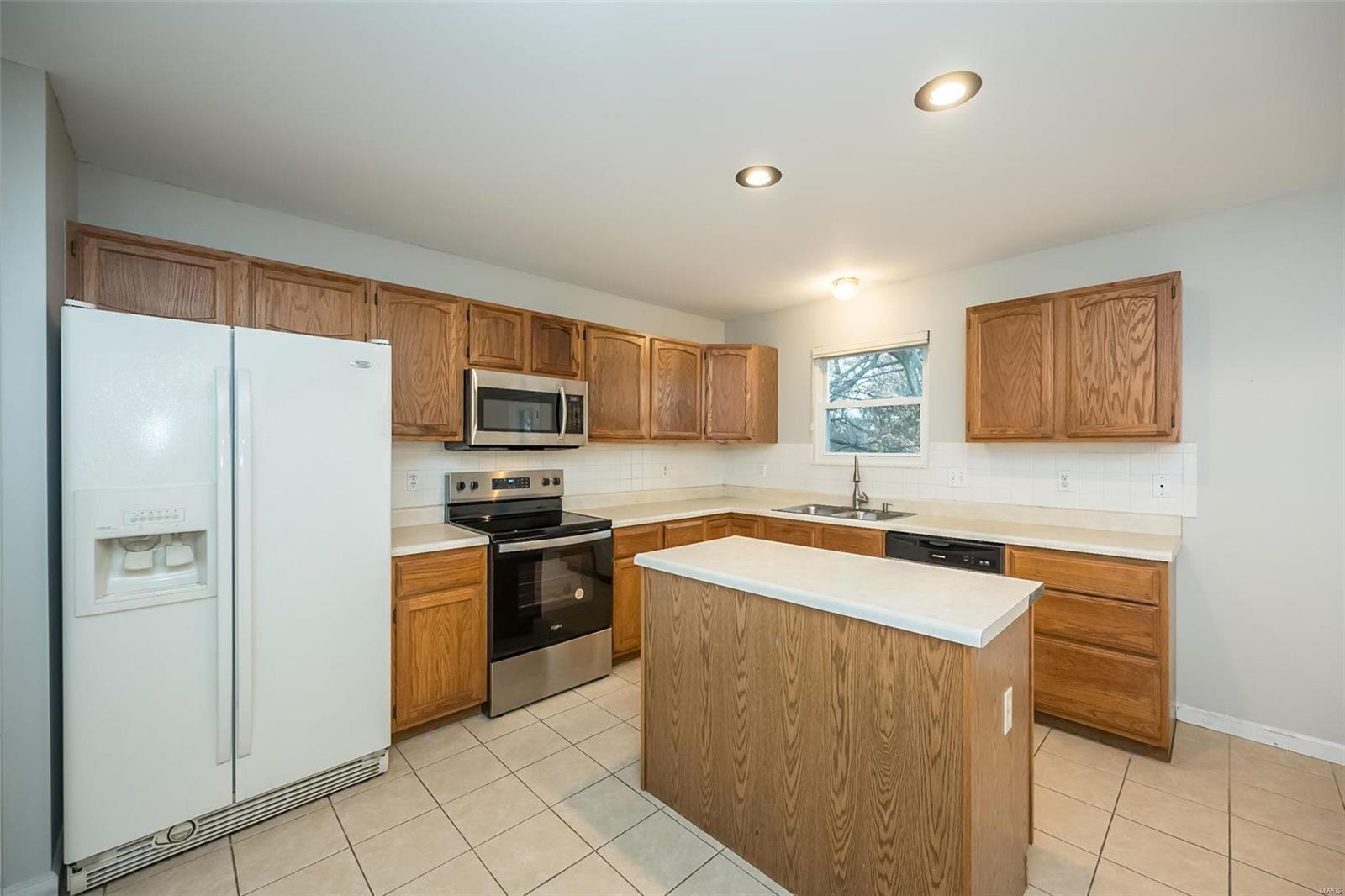 591 Prentice Drive St. Peters, MO 63376 - Photo 10 of 28