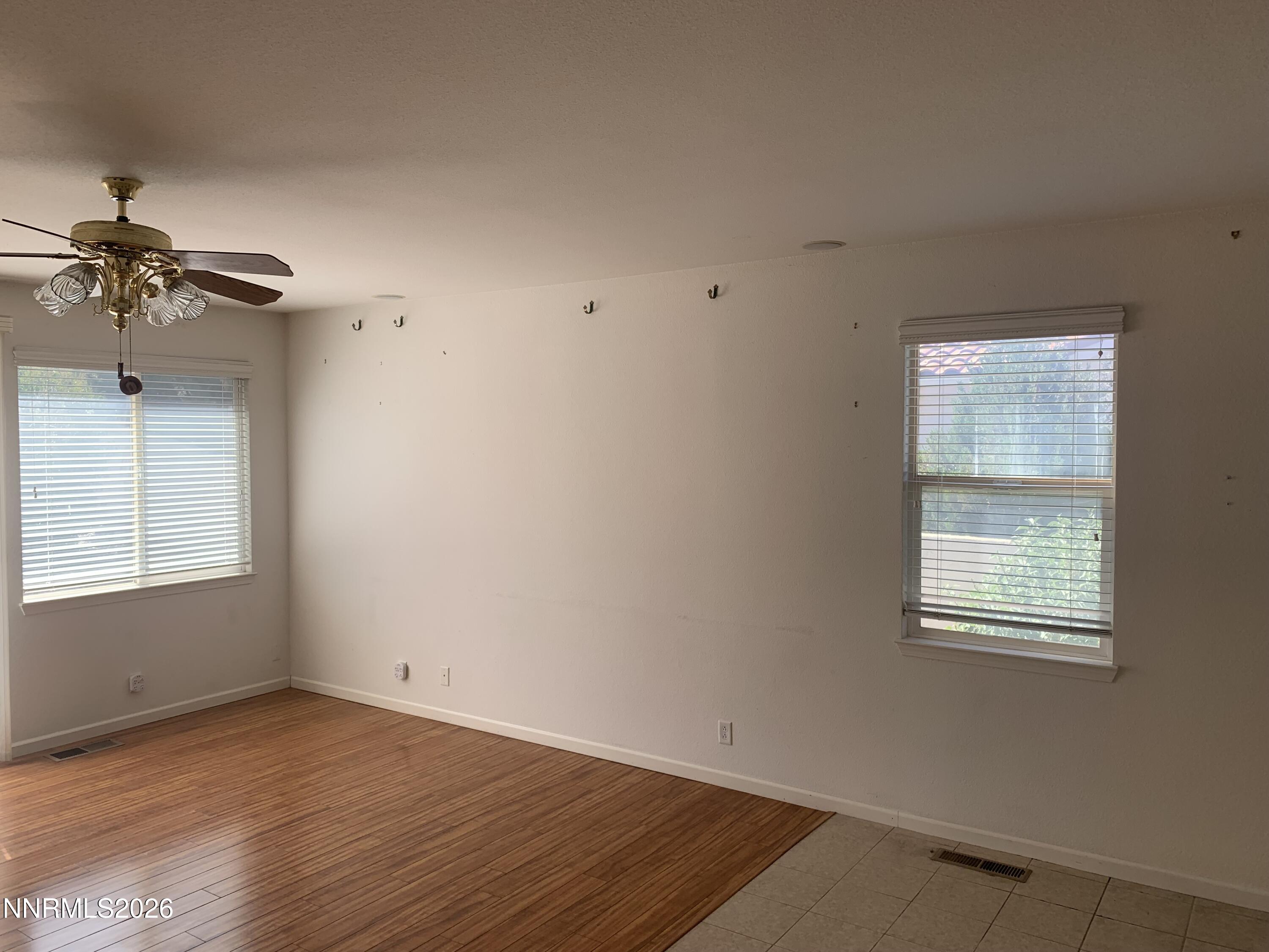 3230 Piazzo Circle Reno, NV 89502 - Photo 6 of 27 IMG_2112