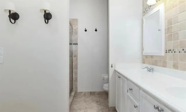 $3,800 | 1084 Northwest 18th Avenue, Boca Raton, FL 33431