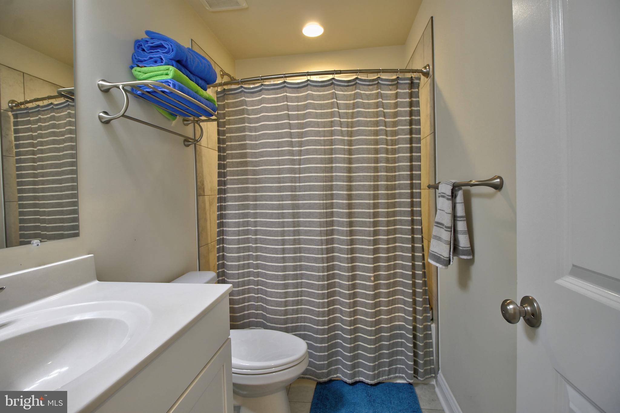 1335 Spindrift Road Aberdeen, MD 21001 - Photo 26 of 41 Full hall bath