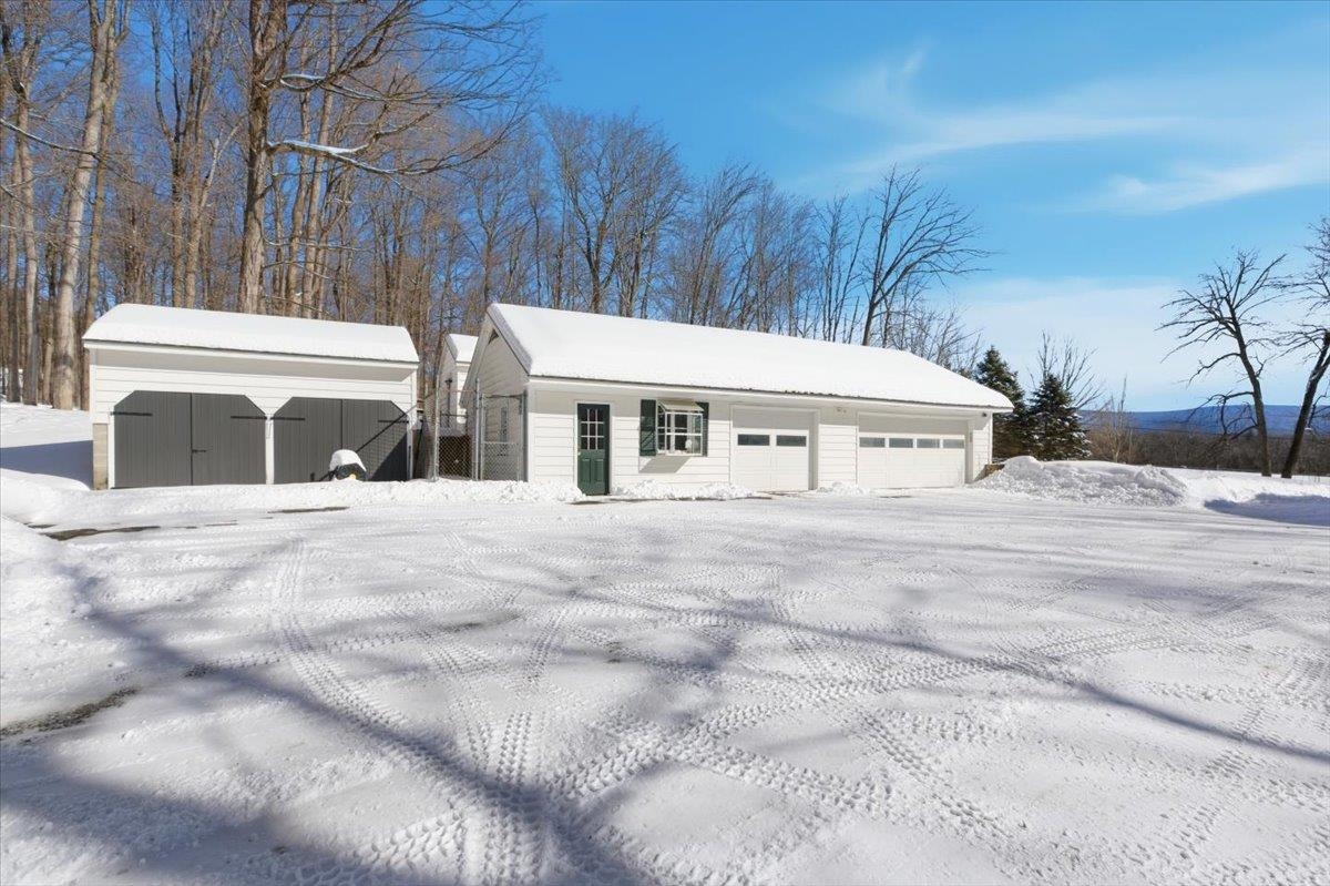 557 Bennett Hill Road Shaftsbury, VT 05262 - Photo 5 of 55