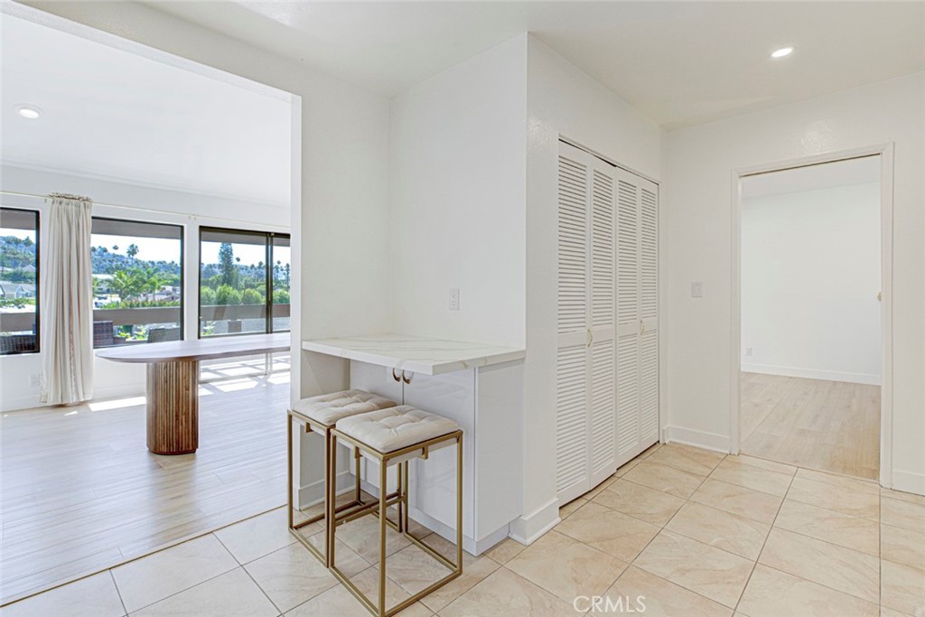 1325 Valley View Road, Unit 301 Glendale, CA 91202 - Photo 17 of 43