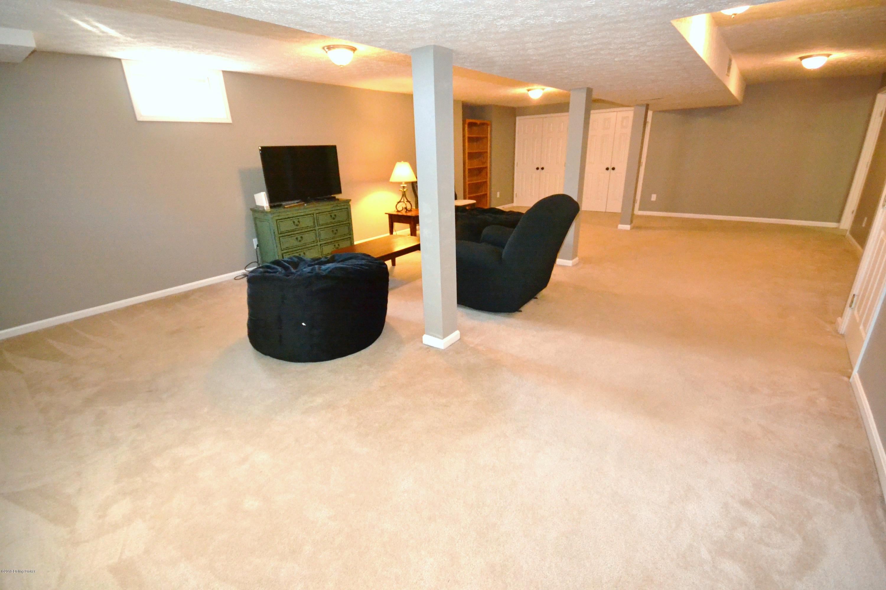 7713 Shaker Mill Road Louisville, KY 40220 - Photo 18 of 22 DSC_0214