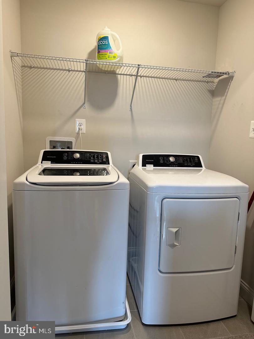 35393 Wright Way Millsboro, DE 19966 - Photo 19 of 28 a utility room with dryer and washer