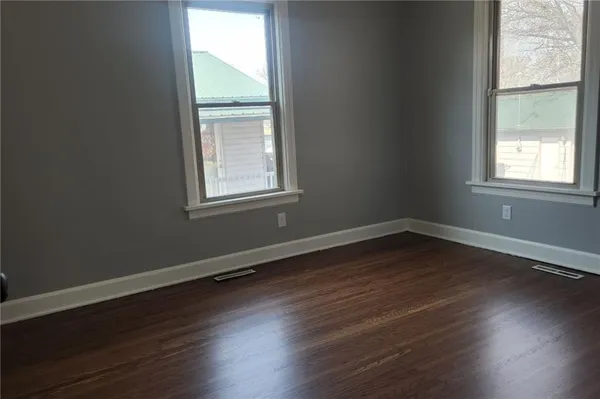 $194,900 | 208 Main Street, Osawatomie, KS 66064