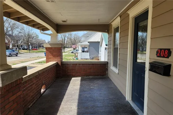$194,900 | 208 Main Street, Osawatomie, KS 66064
