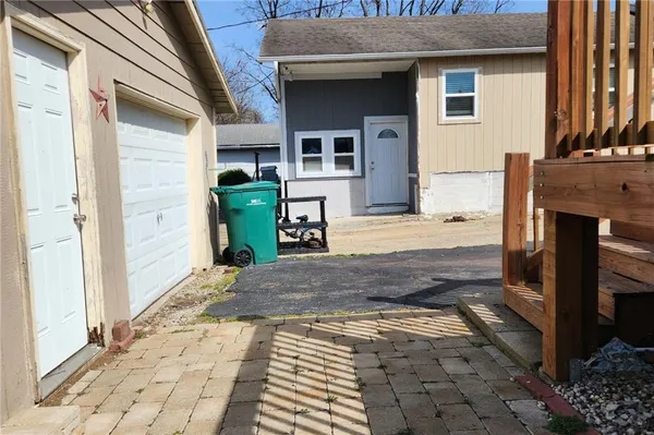 $194,900 | 208 Main Street, Osawatomie, KS 66064