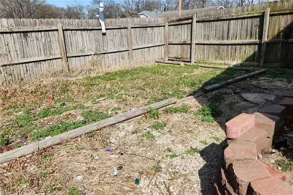 $194,900 | 208 Main Street, Osawatomie, KS 66064